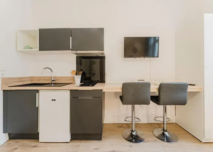 Centre - Nice, Cozy And Functional Апартаменты *